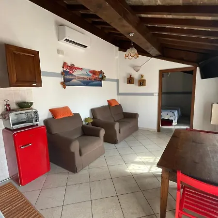 Independent Little Loft In Модена