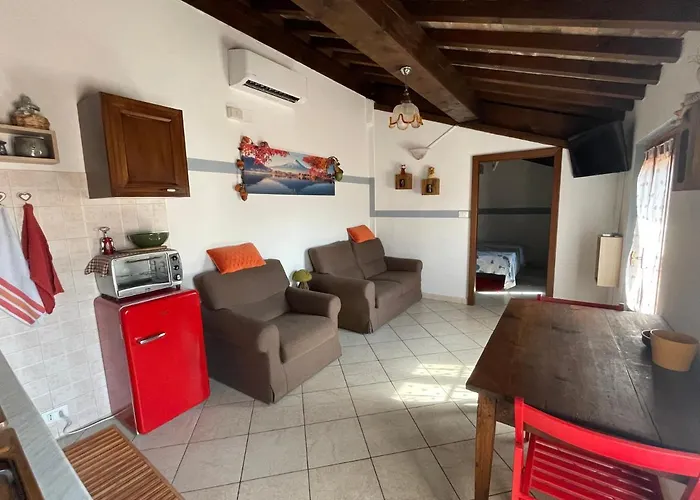 Independent Little Loft In מודנה